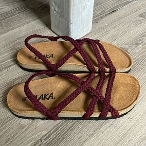 Plaka sandals/10